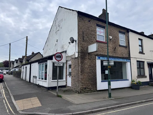 Market Street, High Peak, photo 1