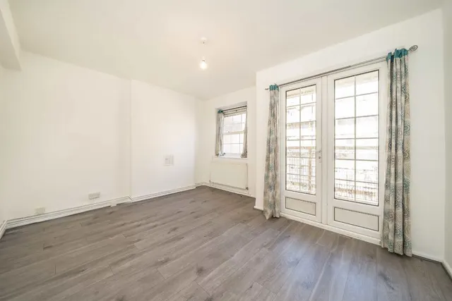 Worsopp Drive, SW4, photo 2