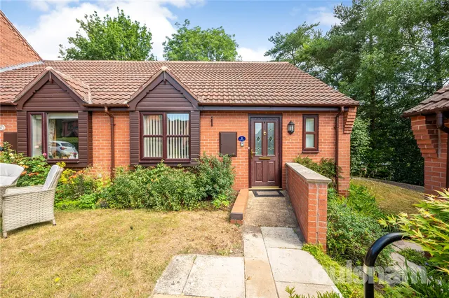 Willow Tree Drive, Barnt Green, Birmingham, Worcestershire, B45 8PB, photo 1