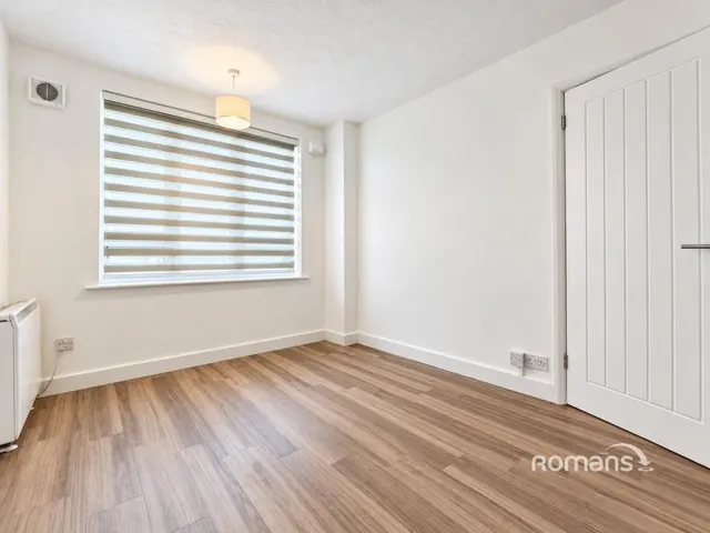 Bronsdon Way, Denham, UB9, photo 3