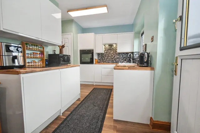 Warmfield View, Wakefield, WF1, photo 3