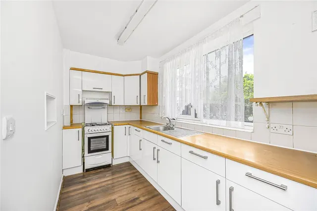 Photo 3 — Monmouth Road, Dagenham, RM9