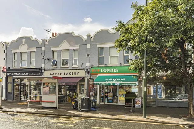 Stanley Road, TW11, photo 1