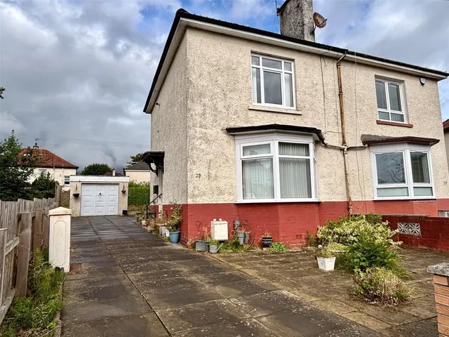 Bassett Crescent, Knightswood, G13, photo 1