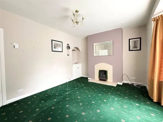 Bassett Crescent, Knightswood, G13, photo 3