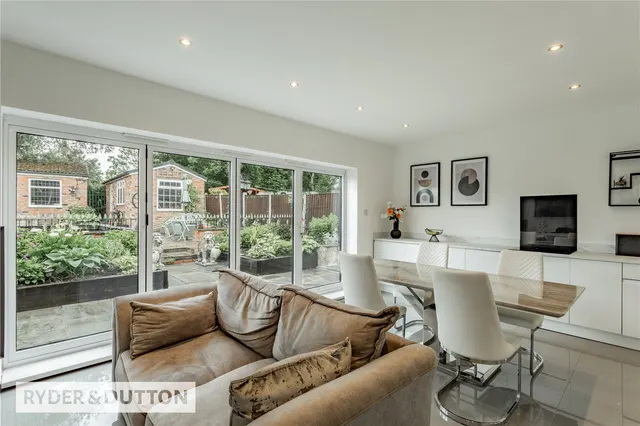 Teasdale Close, Chadderton, OL9, photo 1