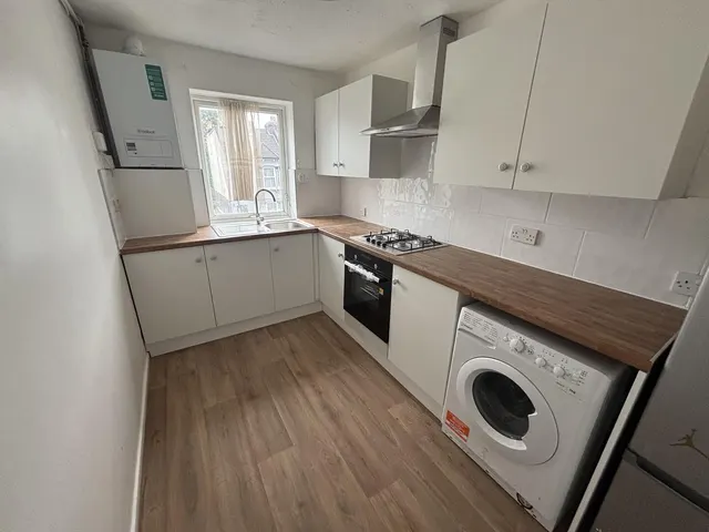 Whitehorse Lane, South Norwood, photo 3