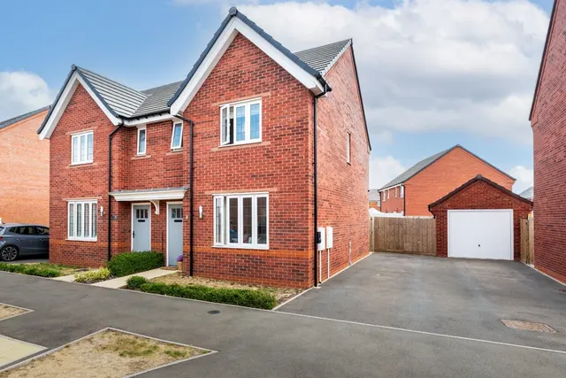 Balsam Lane, Warwick, photo 1