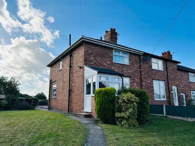 Barsbank Lane, Lymm, photo 1
