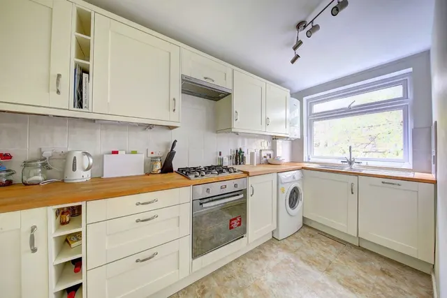 Harrowdene Gardens, TW11, photo 3