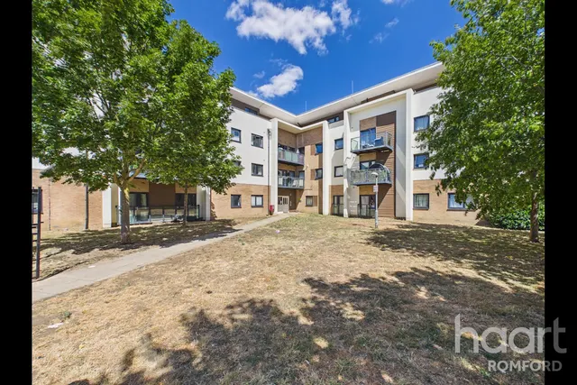 Spring Gardens, Romford, RM7, photo 1