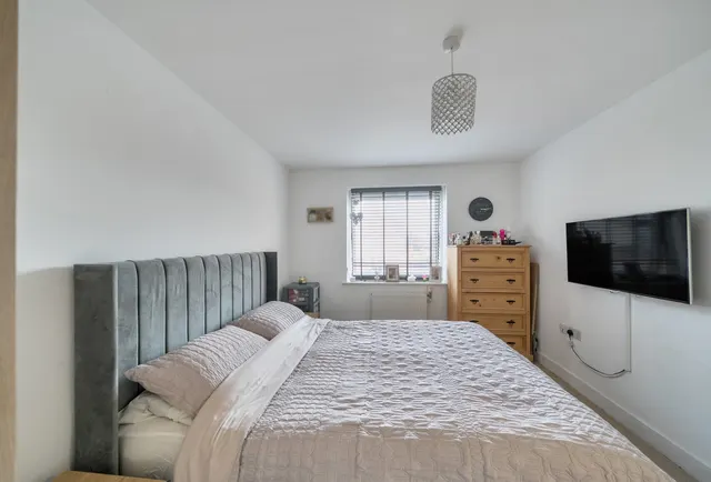 Photo 2 — Baywillow Avenue, Carshalton, SM5 2AX