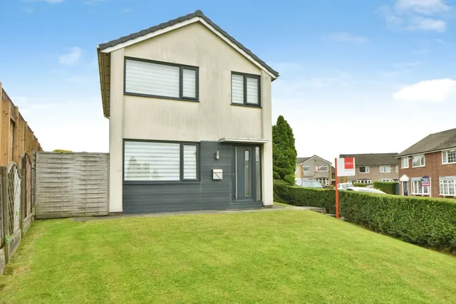 Standenhall Drive, Burnley, Lancashire, BB10, photo 1