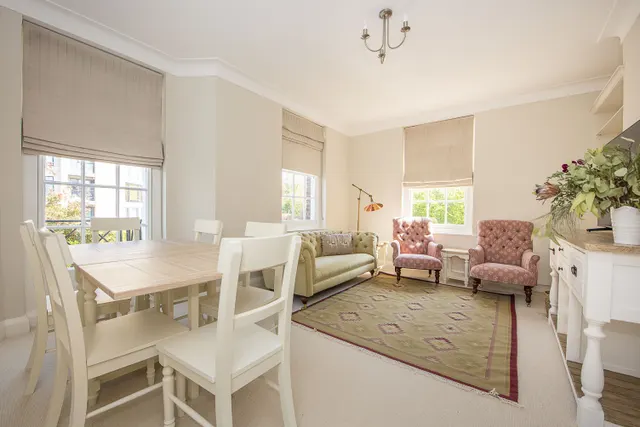Putney Hill, London, SW15, photo 1