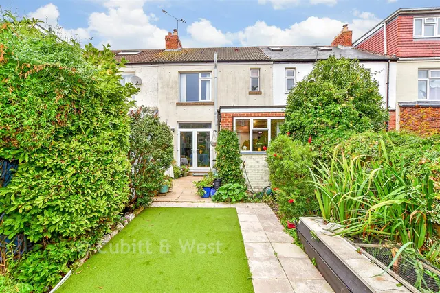 Lovett Road, Portsmouth, PO3, photo 2