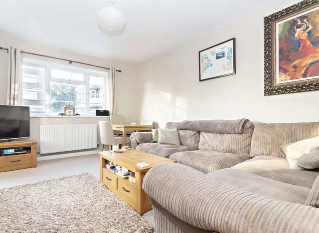 Bollo Lane, Acton, W3, photo 2