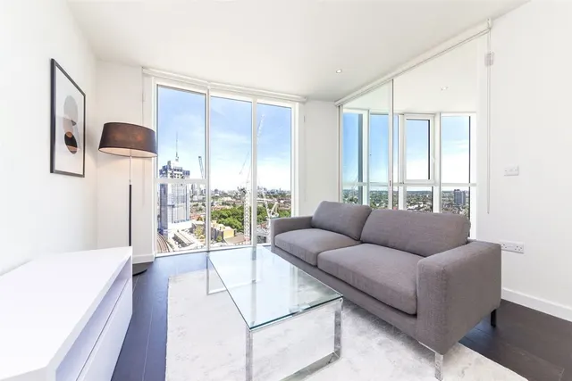 Wandsworth Road, Nine Elms, photo 1