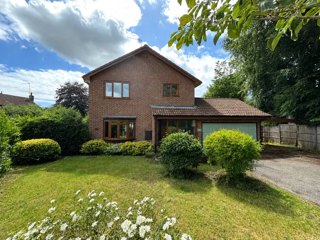 Down Lodge Close, Alderholt, Fordingbridge, Hampshire, SP6 3JA, photo 1