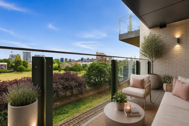 Lamington Heights, London, E14, photo 2