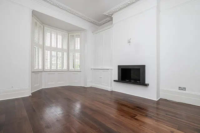 Palmerston Road, Buckhurst Hill, IG9 5LW, photo 1