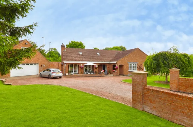 Gibson Lane South, Melton, HU14, photo 1