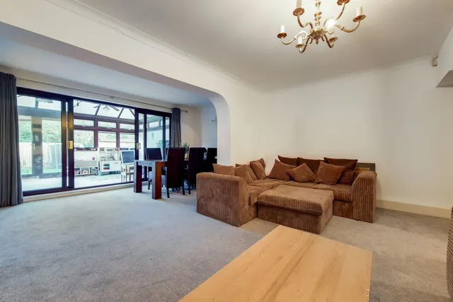 46 Guildford Road, London, photo 1