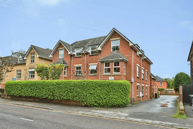 Richmond Park Road, Charminster, BH8, photo 1