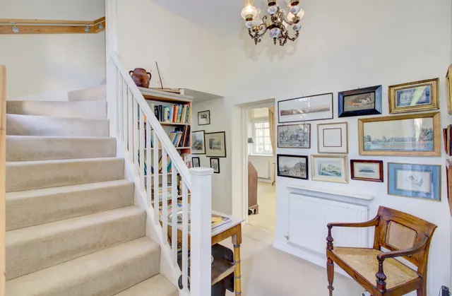 Thurnham Court, Devizes, SN10, photo 3