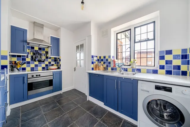 Photo 2 — Portsmouth Road, Putney, London, SW15