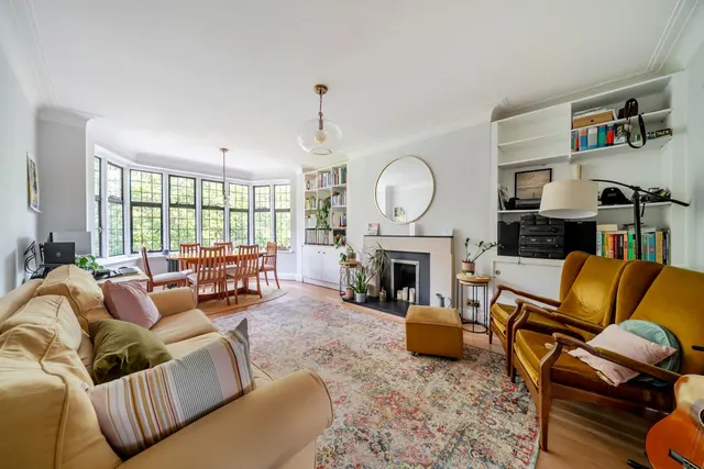 3 bedroom flat — Portsmouth Road, Putney, London, SW15