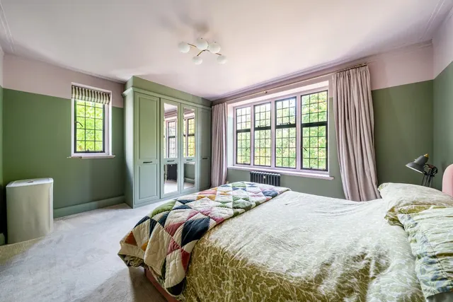 Photo 3 — Portsmouth Road, Putney, London, SW15