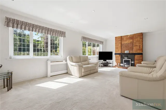 Mount Pleasant Road, Chigwell, IG7, photo 3