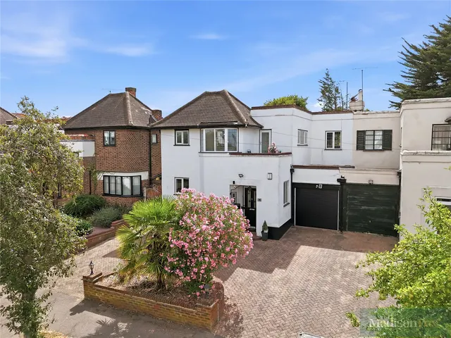 Mount Pleasant Road, Chigwell, IG7, photo 1