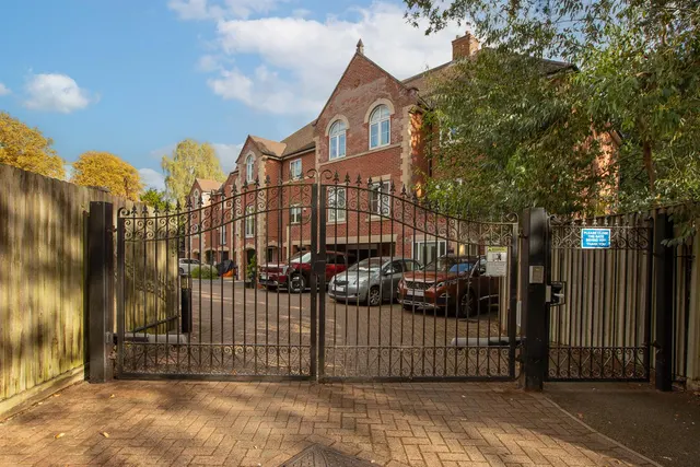 Elm Tree Court, Leicester, LE2, photo 1