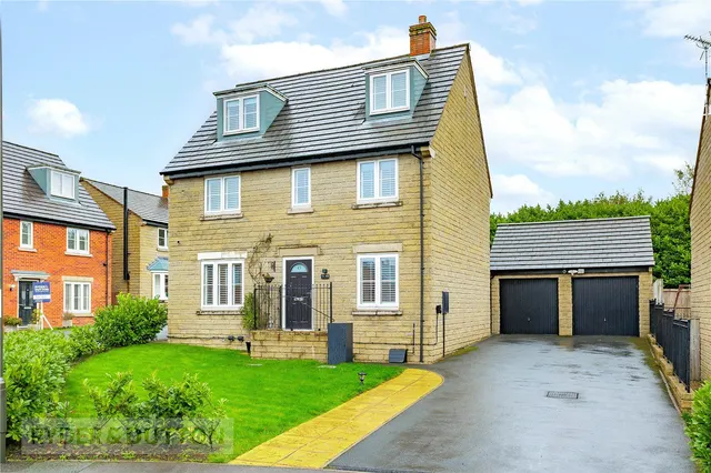 Hawthorn Drive, Glossop, SK13, photo 1