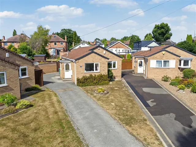 Wollaton Paddocks, Nottingham, NG8, photo 1