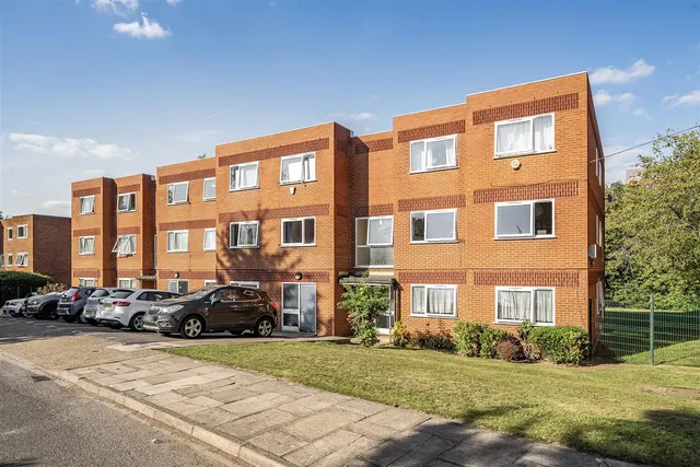 Elliott Close, Wembley Park, photo 1