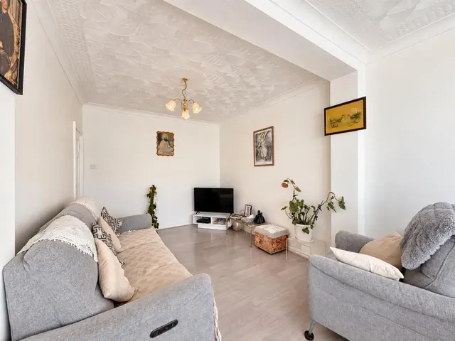 Terraced For SaleMarlborough Road, Southall, UB2, photo 3