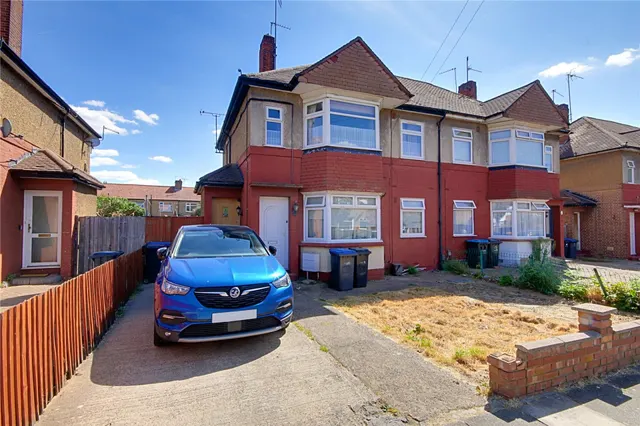 Glenloch Road, Enfield, photo 1