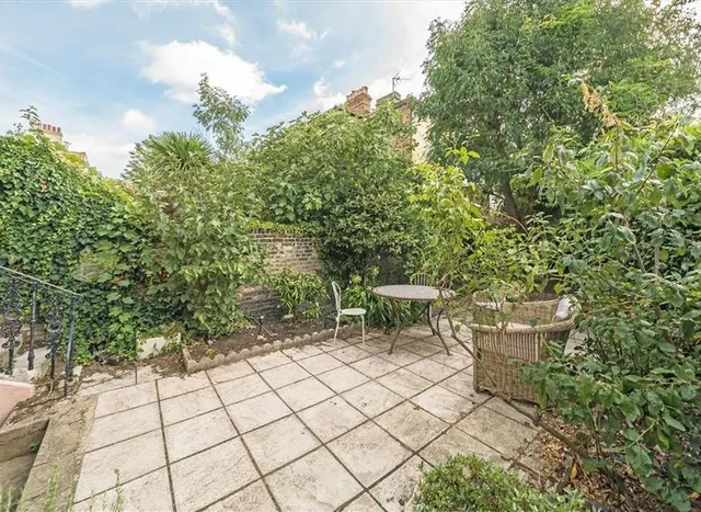 Clapham Road, Stockwell, SW9, photo 3