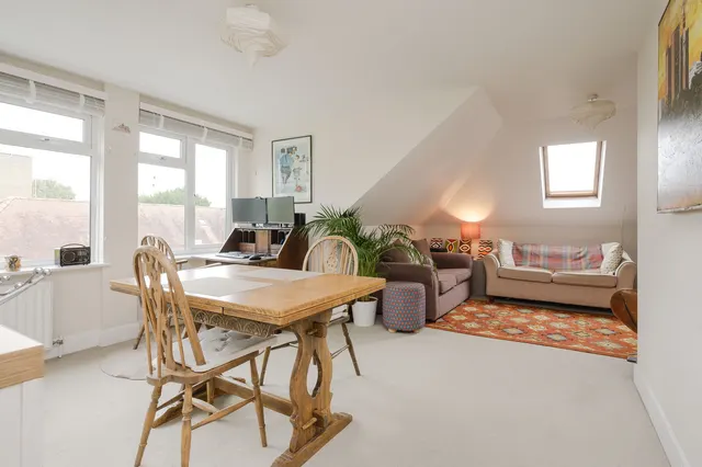 Draxmont Court, Draxmont, SW19, photo 2