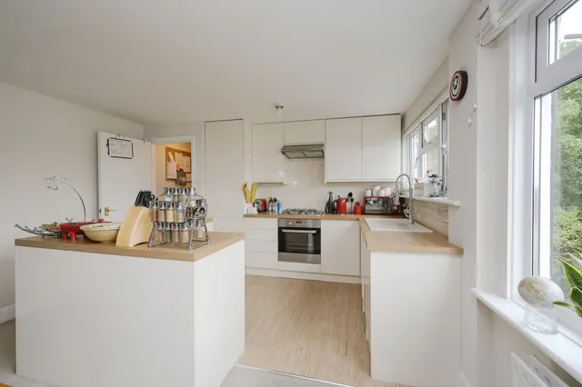 Draxmont Court, Draxmont, SW19, photo 3
