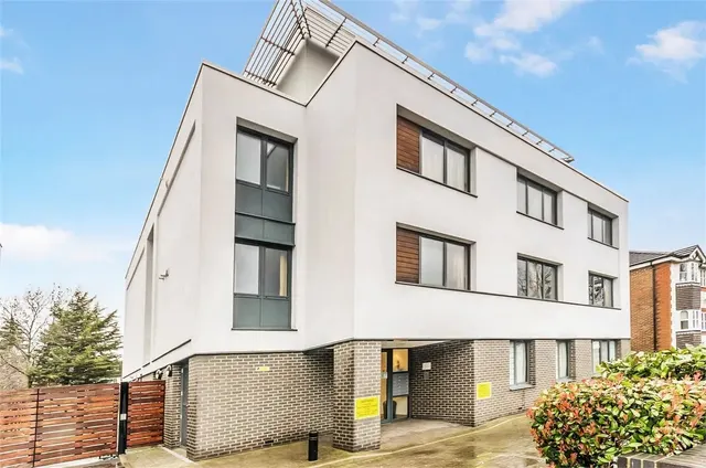 Kenton Road, Harrow, HA3, photo 1