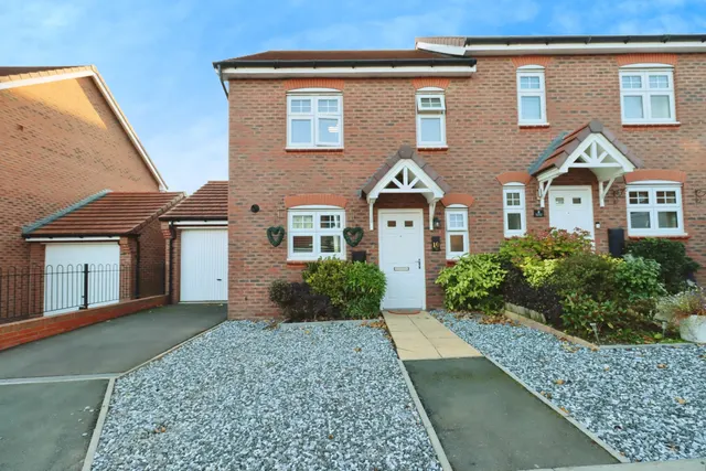 Delune Crescent, Malpas, SY14, photo 1