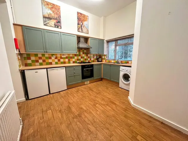 Photo 2 — Rosebery Way, Tring, Hertfordshire, HP23 5DT