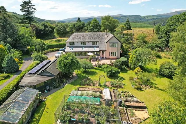 Machynlleth, Powys, photo 1