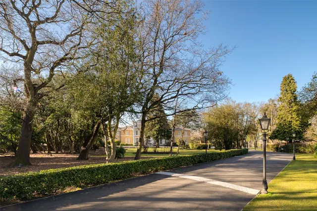 Photo 3 — Lipton Close, Southgate, London, N14 5BF