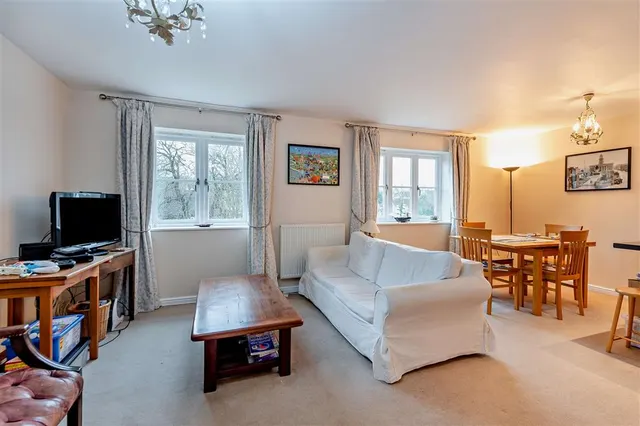 Riverside Place, Stamford, PE9, photo 3