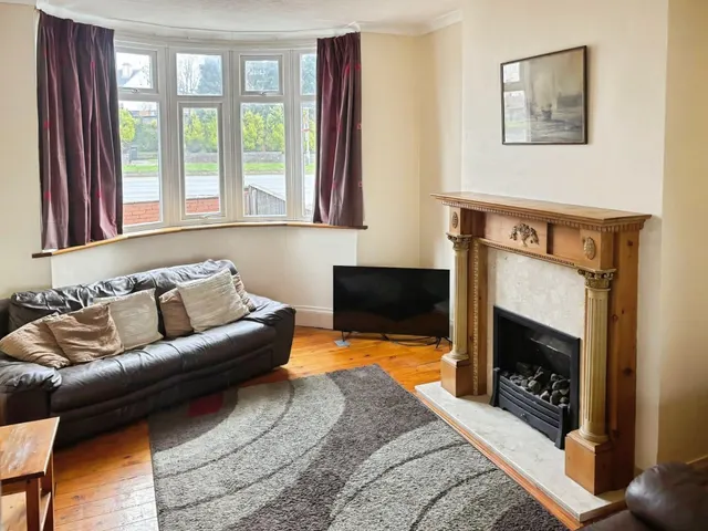 Harborough Road, Oadby, LE2, photo 3