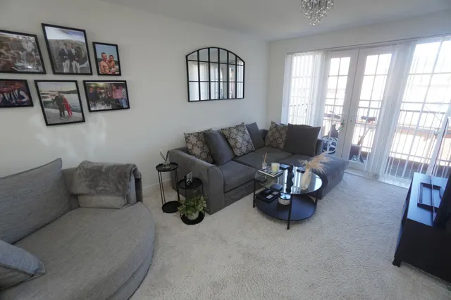 Wellesbourne Crescent, High Wycombe, HP13, photo 2